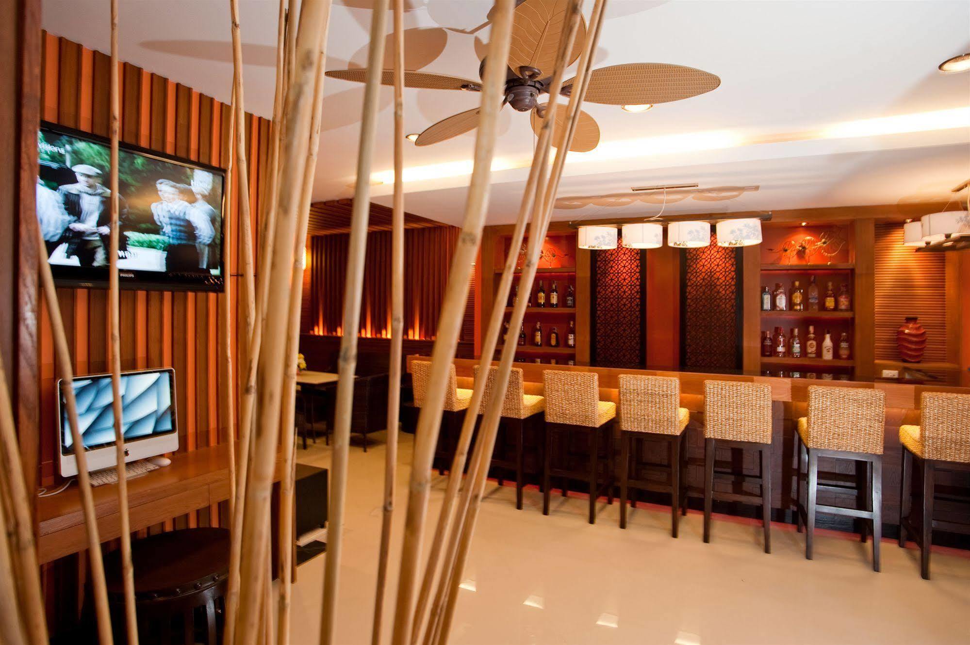 Deva Suites Patong Пхукет Екстер'єр фото